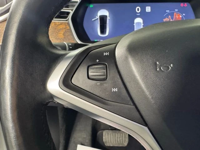2017 Tesla Model X - Image 15 of 21