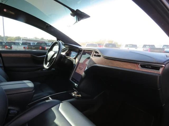 2017 Tesla Model X - Image 12 of 12