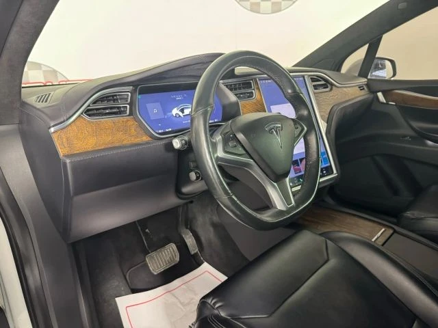 2017 Tesla Model X - Image 10 of 21