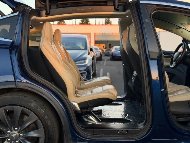 2017 Tesla Model X - Image 19 of 21