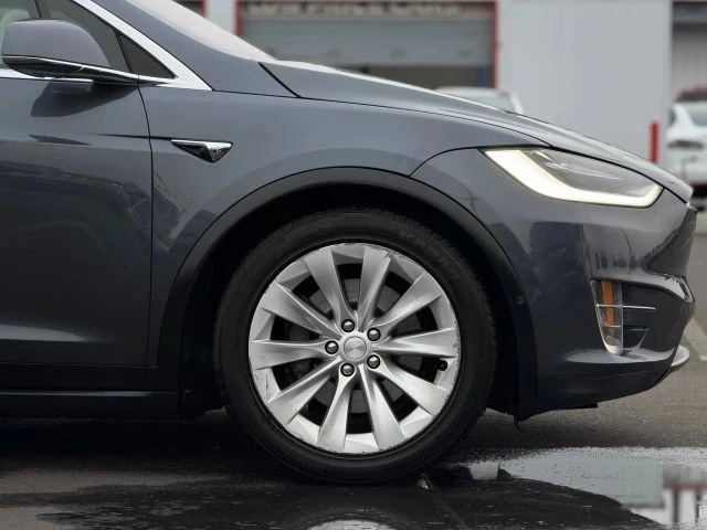 2017 Tesla Model X - Image 7 of 12