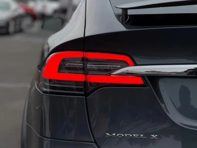 2017 Tesla Model X - Image 9 of 12