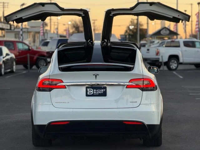 2017 Tesla Model X - Image 12 of 12