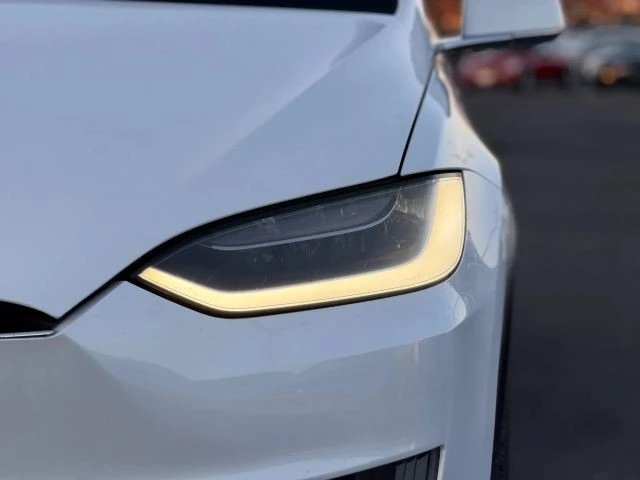 2017 Tesla Model X - Image 6 of 21