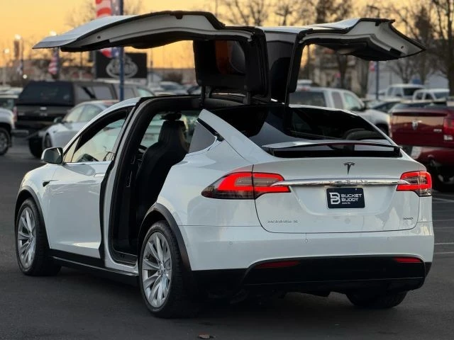 2017 Tesla Model X - Image 13 of 21