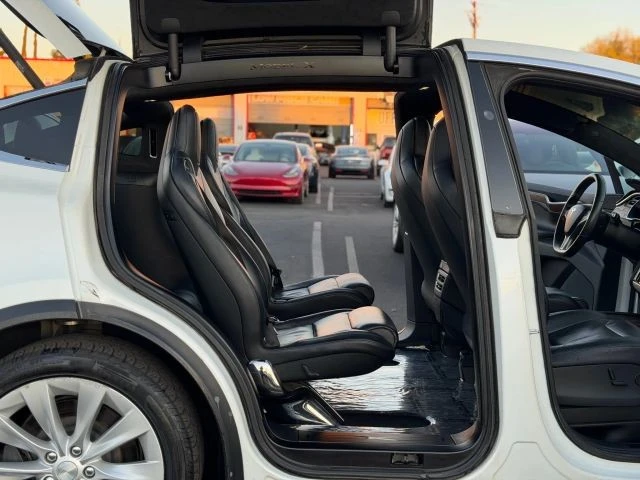 2017 Tesla Model X - Image 19 of 21