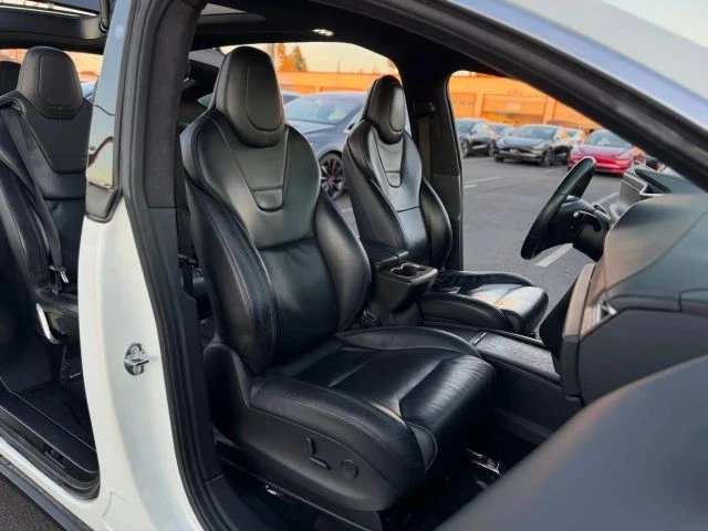 2017 Tesla Model X - Image 15 of 21