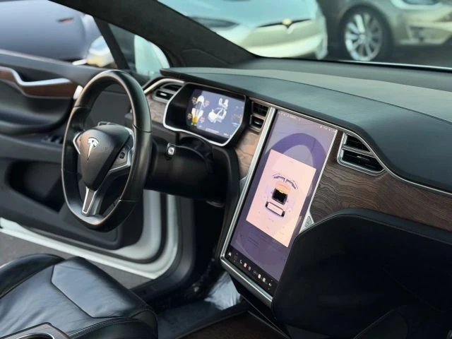 2017 Tesla Model X - Image 21 of 21