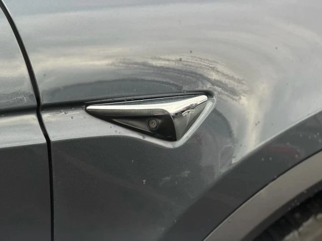 2017 Tesla Model X - Image 8 of 21