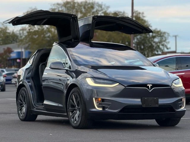 2017 Tesla Model X - Image 11 of 12