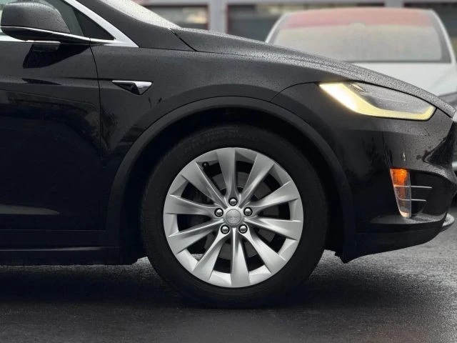 2017 Tesla Model X - Image 7 of 12