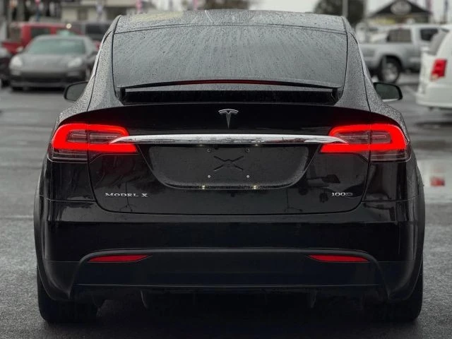 2017 Tesla Model X - Image 8 of 12