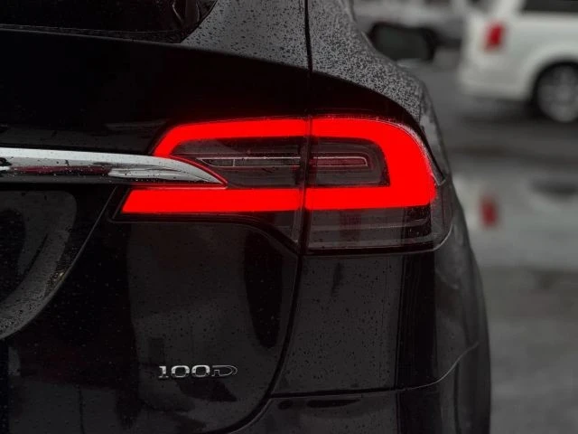 2017 Tesla Model X - Image 9 of 12
