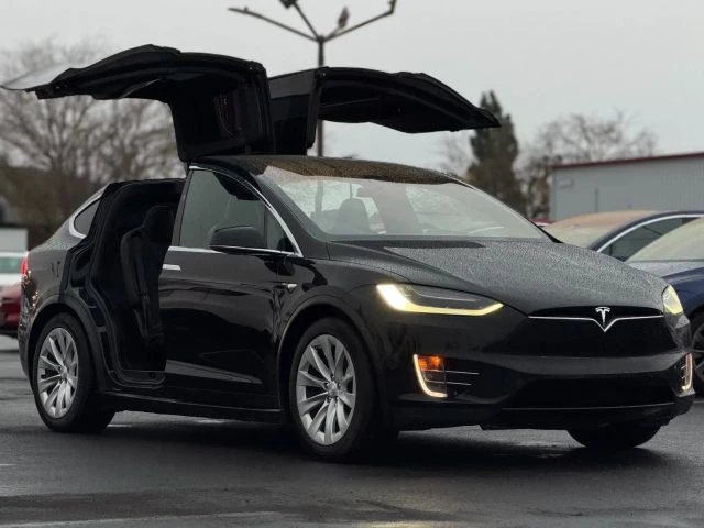 2017 Tesla Model X - Image 11 of 12