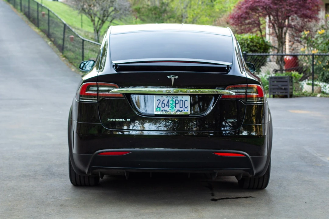 2017 Tesla Model X - Image 6 of 21
