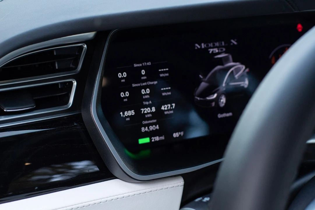 2017 Tesla Model X - Image 20 of 21