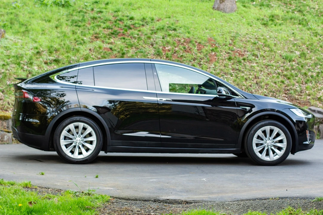 2017 Tesla Model X - Image 4 of 21