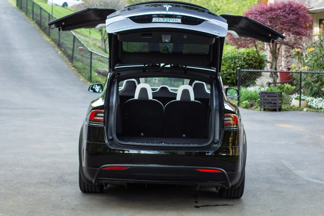 2017 Tesla Model X - Image 19 of 21