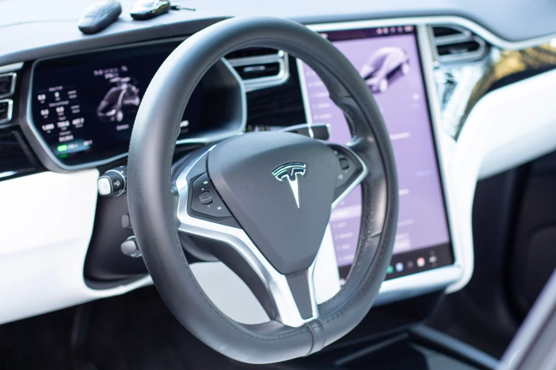 2017 Tesla Model X - Image 21 of 21