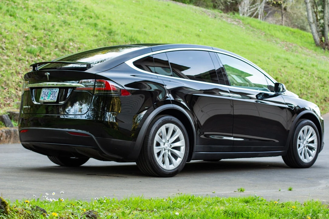 2017 Tesla Model X - Image 5 of 21