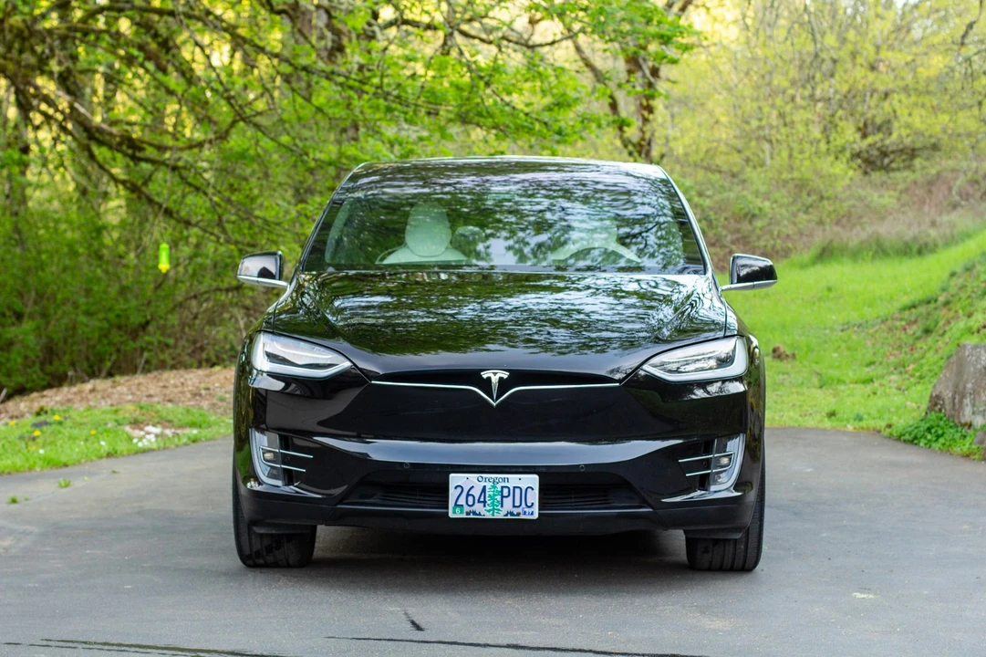 2017 Tesla Model X - Image 2 of 21
