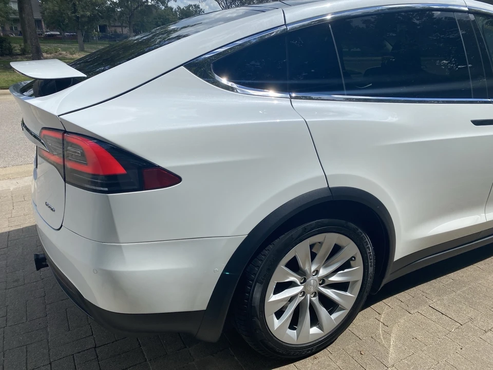 2017 Tesla Model X - Image 8 of 21