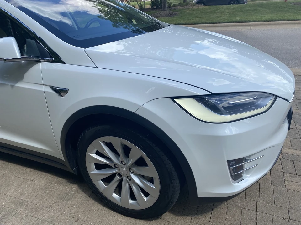 2017 Tesla Model X - Image 9 of 21