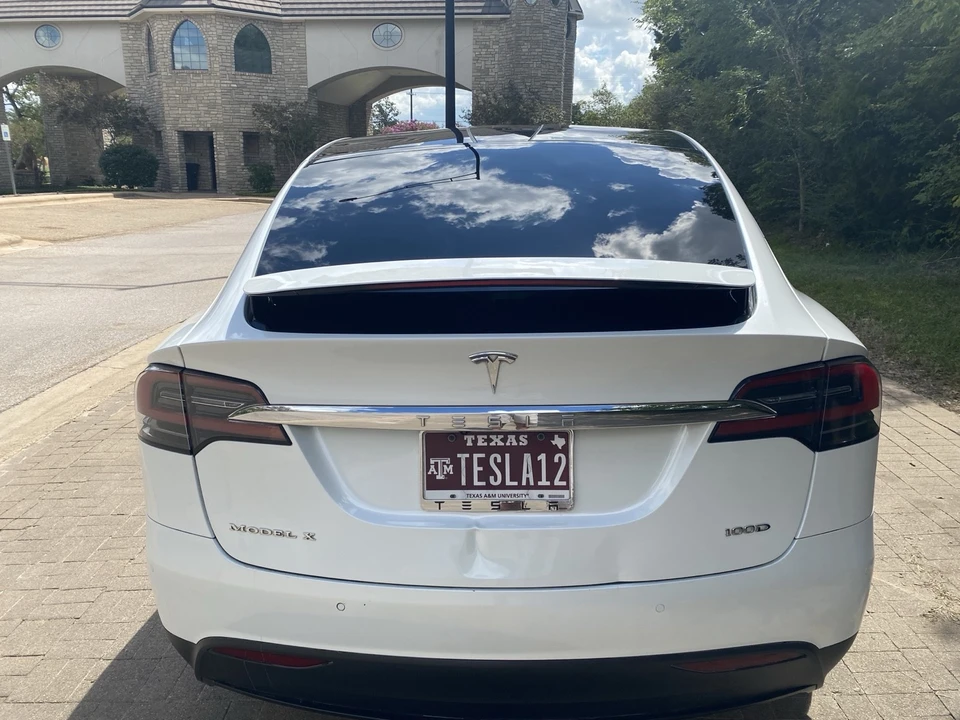 2017 Tesla Model X - Image 5 of 21