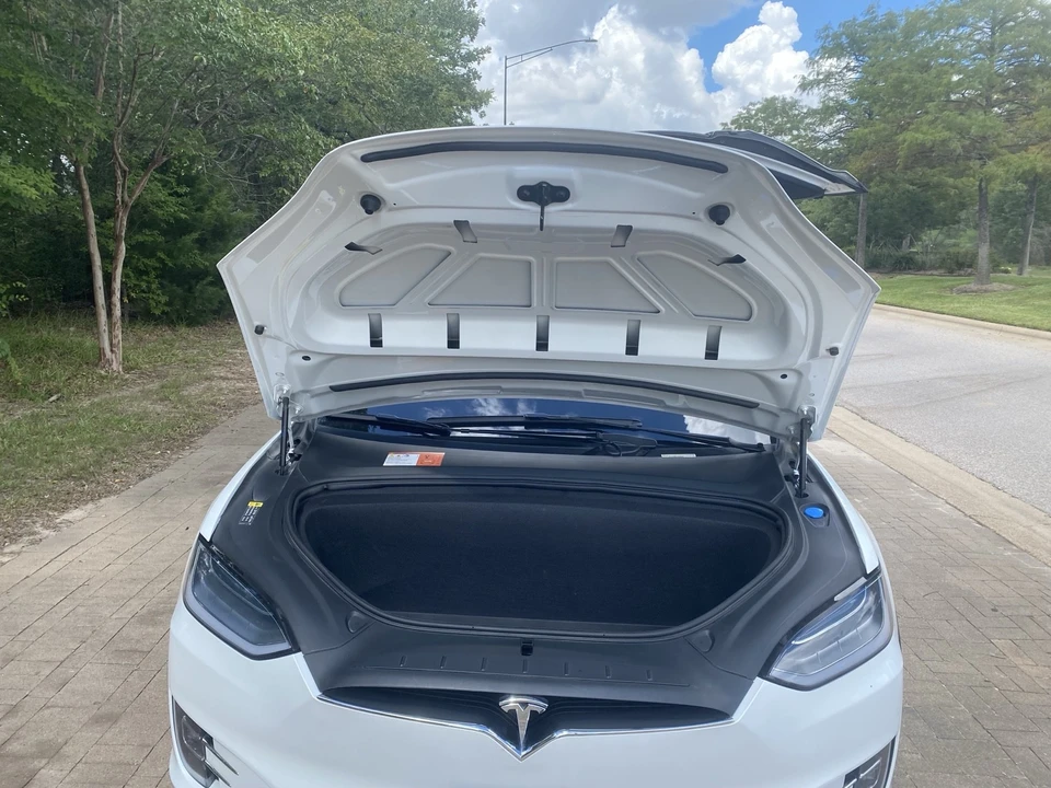 2017 Tesla Model X - Image 11 of 21