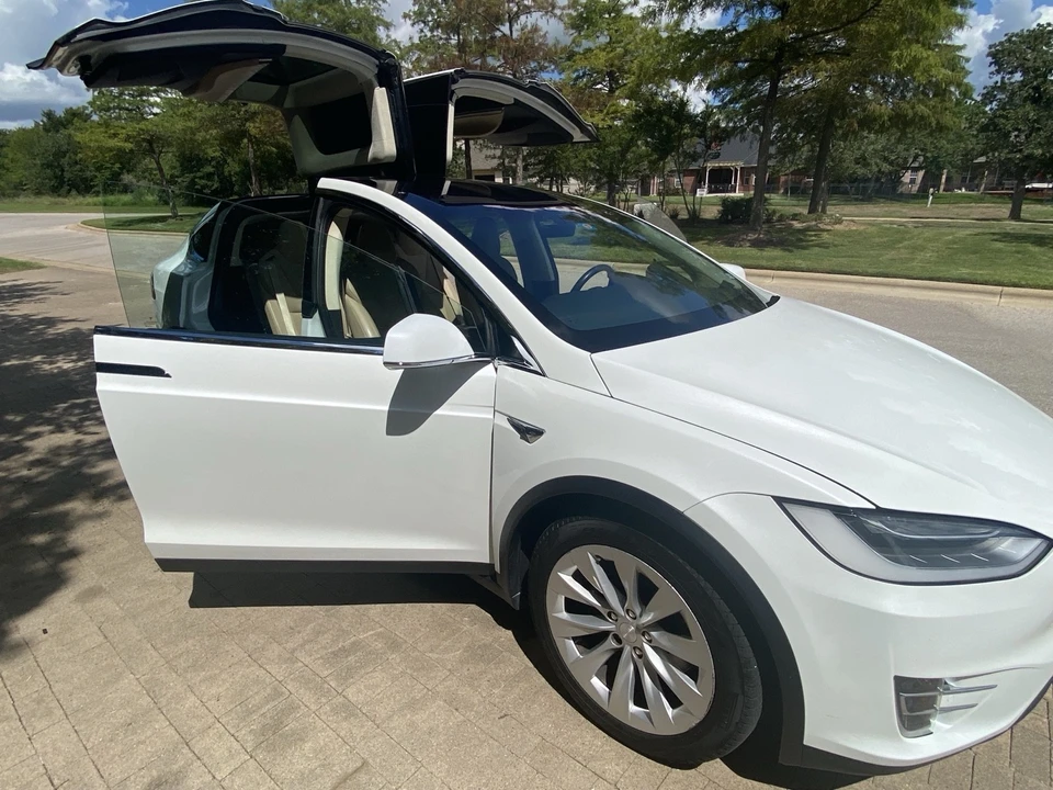 2017 Tesla Model X - Image 21 of 21