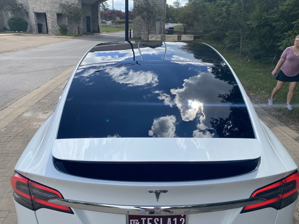 2017 Tesla Model X - Image 10 of 21
