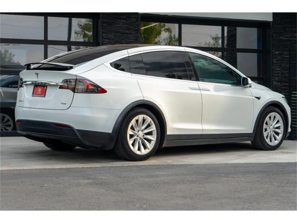 2017 Tesla Model X - Image 9 of 14