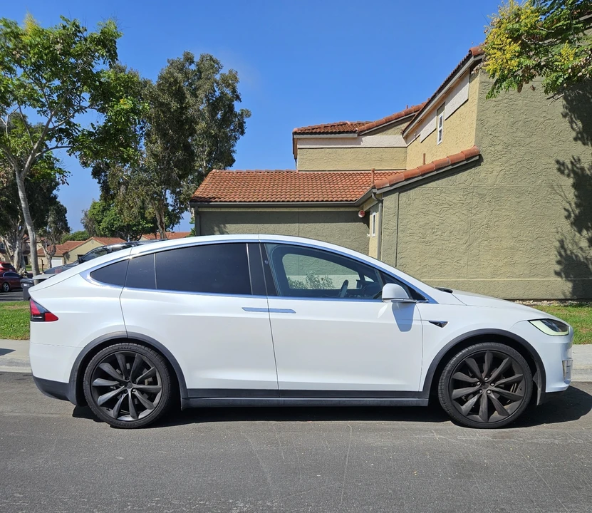 2017 Tesla Model X - Image 2 of 6