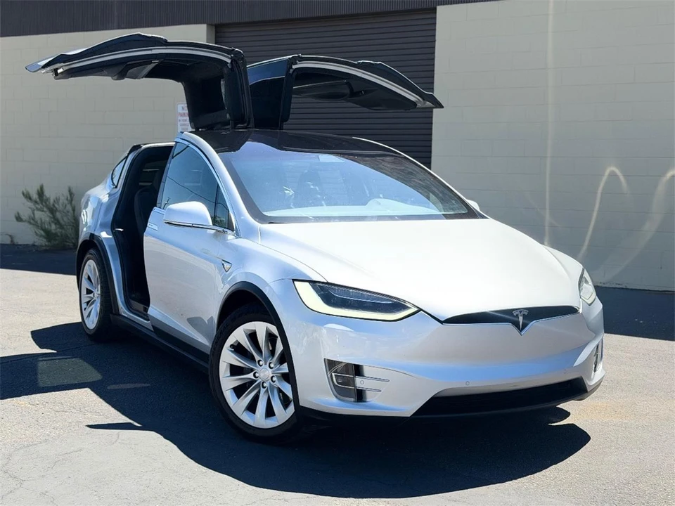 2017 Tesla Model X - Image 3 of 23