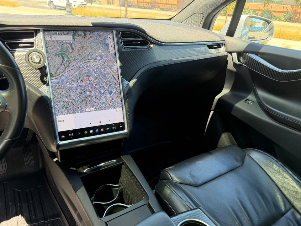 2017 Tesla Model X - Image 18 of 23