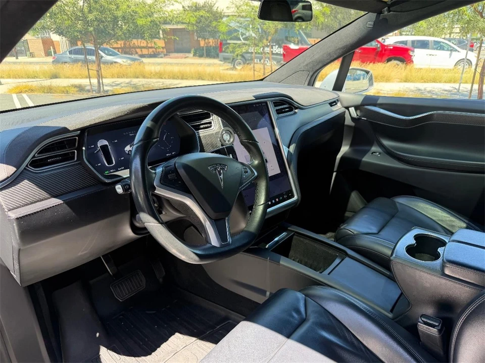 2017 Tesla Model X - Image 13 of 23