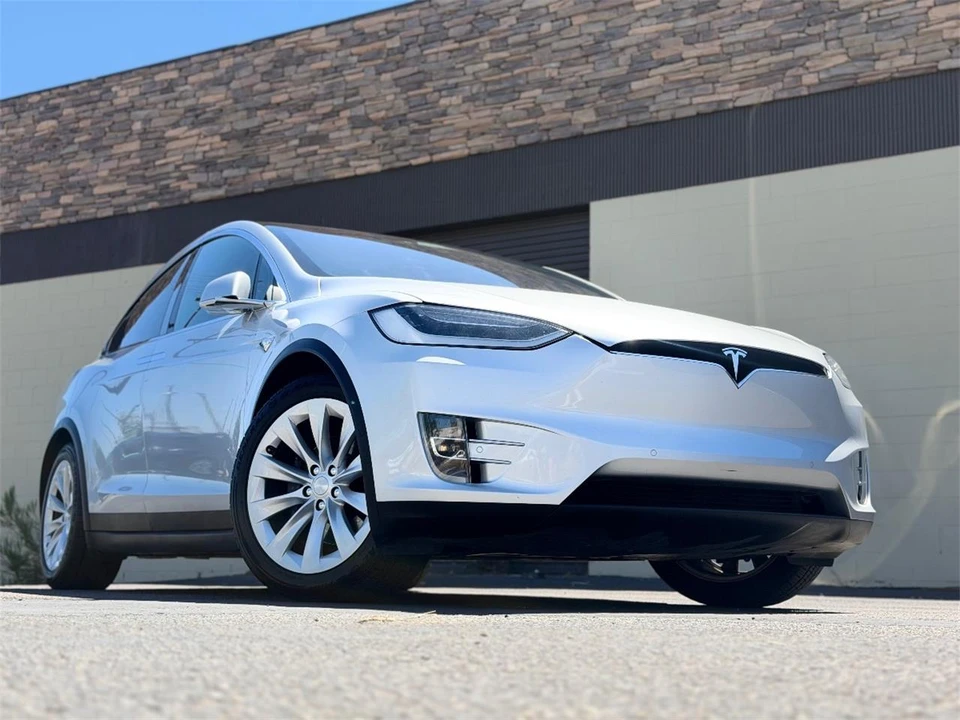 2017 Tesla Model X - Image 2 of 23