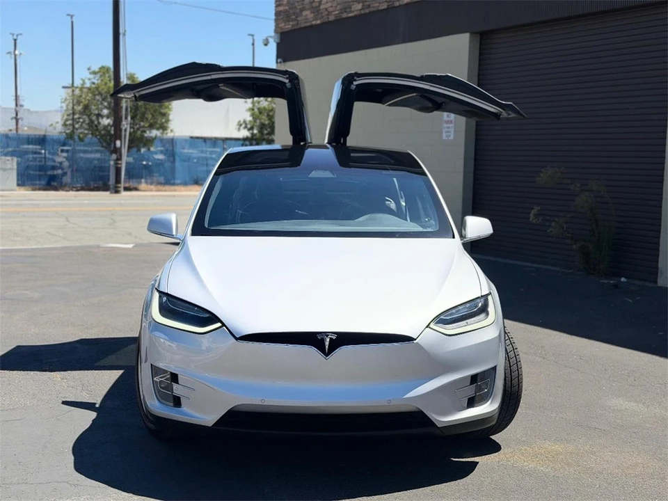 2017 Tesla Model X - Image 4 of 23