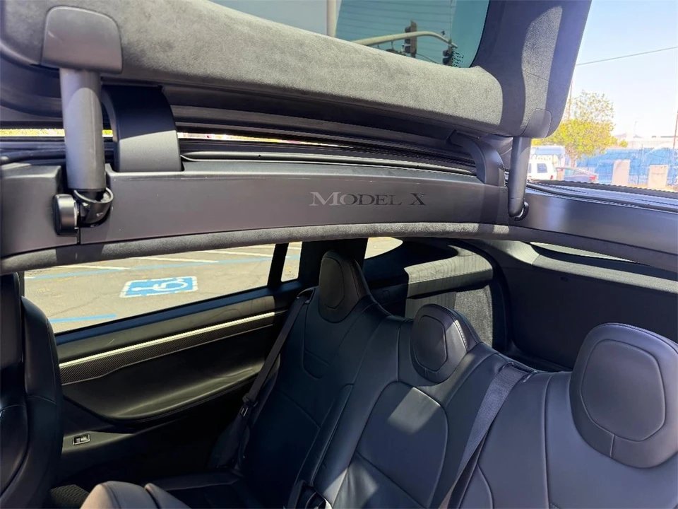2017 Tesla Model X - Image 19 of 23