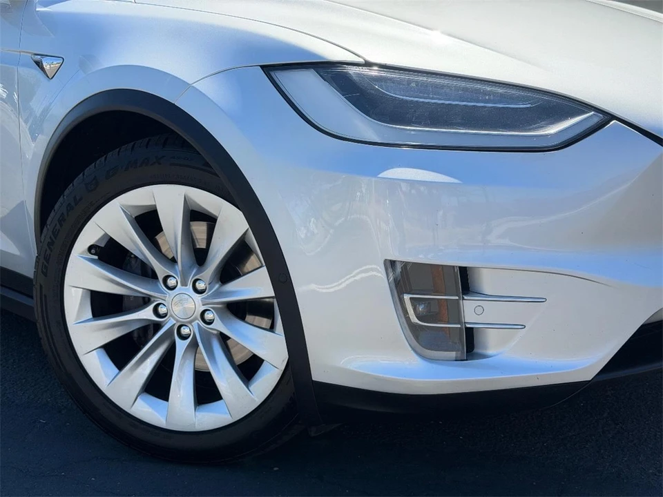 2017 Tesla Model X - Image 5 of 23