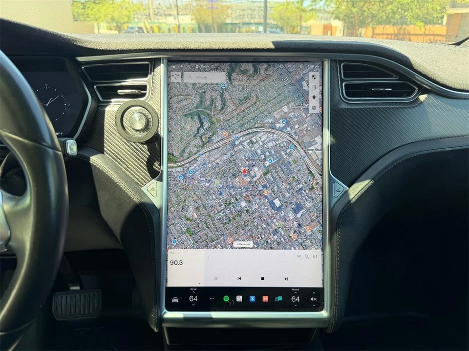 2017 Tesla Model X - Image 17 of 23