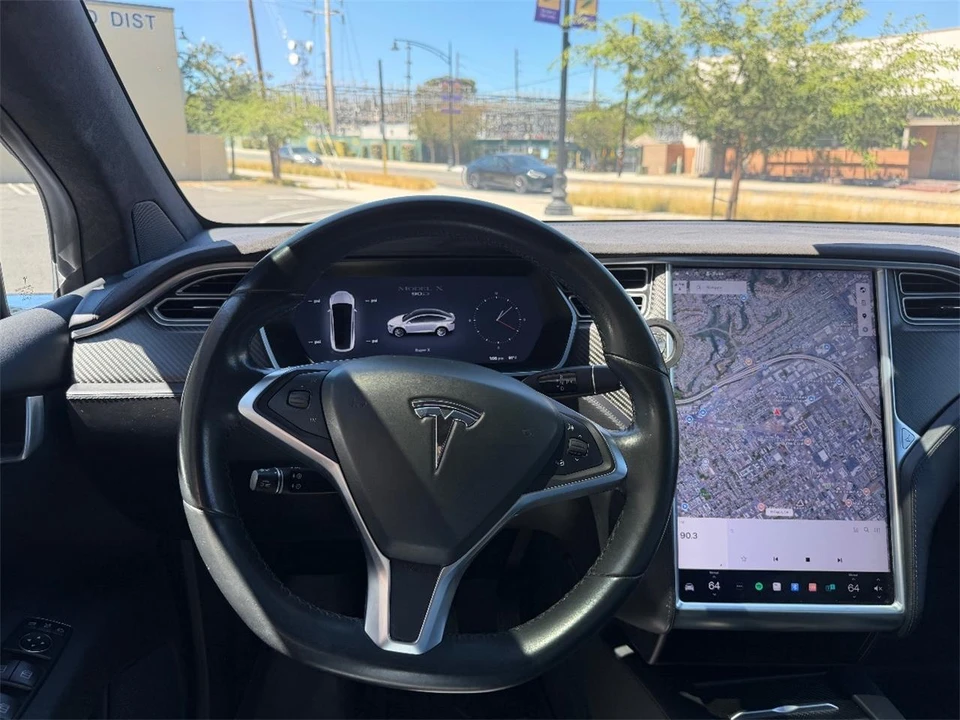 2017 Tesla Model X - Image 14 of 23