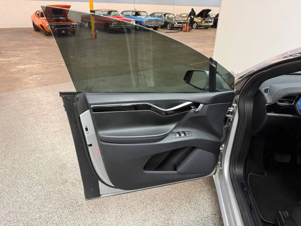 2017 Tesla Model X - Image 12 of 21
