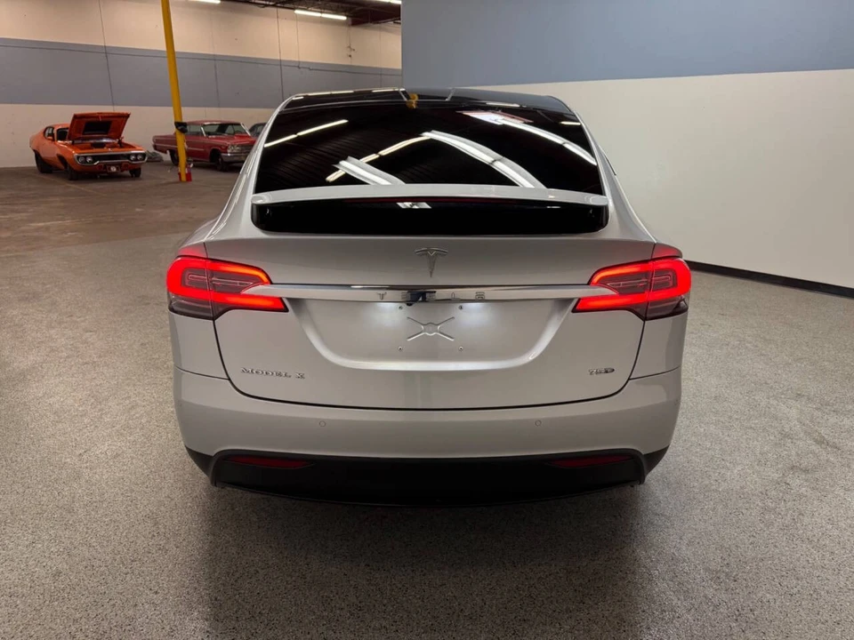 2017 Tesla Model X - Image 5 of 21