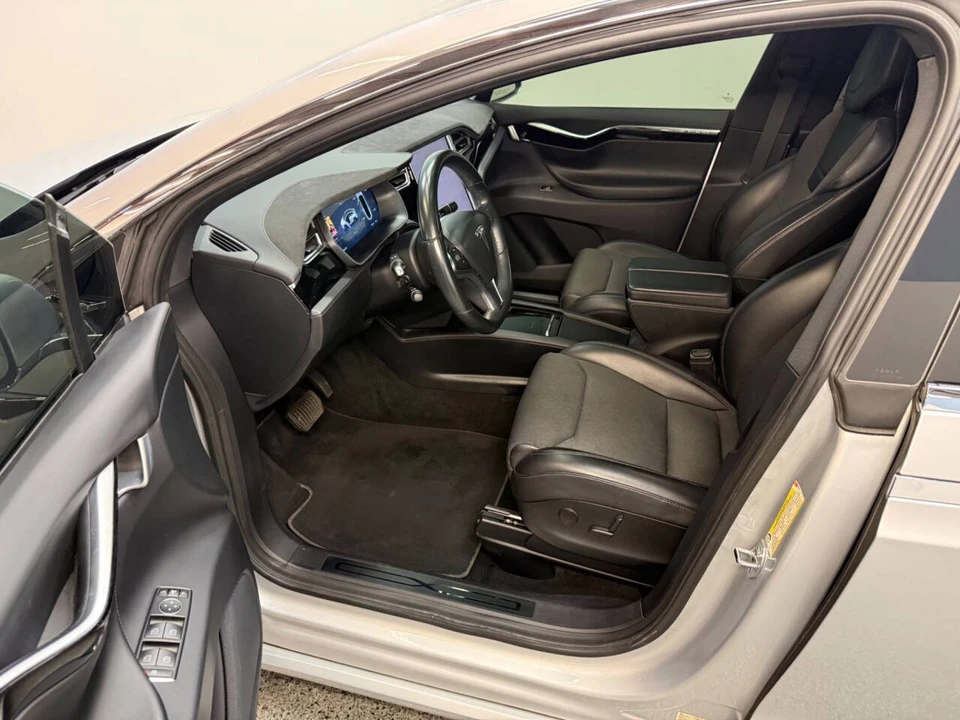 2017 Tesla Model X - Image 13 of 21