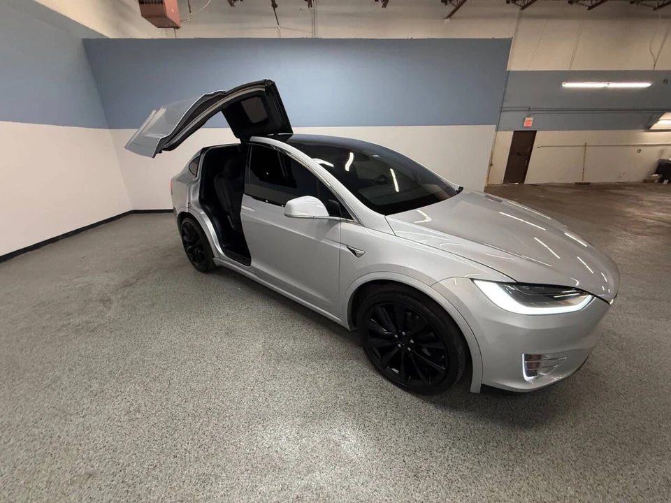 2017 Tesla Model X - Image 11 of 21