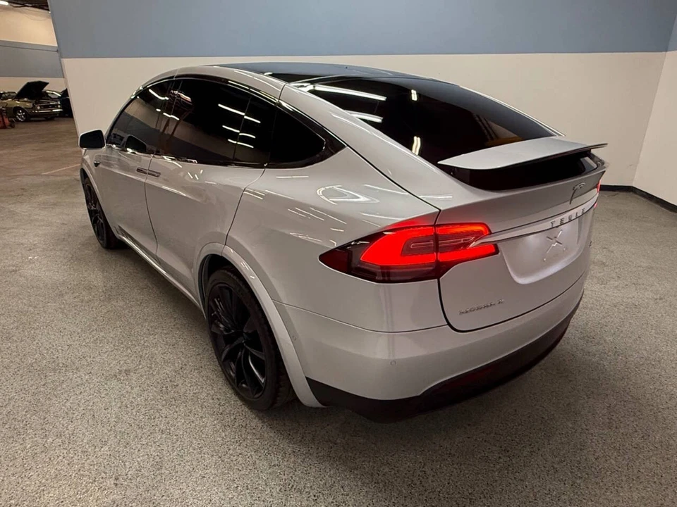 2017 Tesla Model X - Image 4 of 21