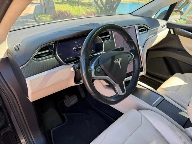 2017 Tesla Model X - Image 7 of 12
