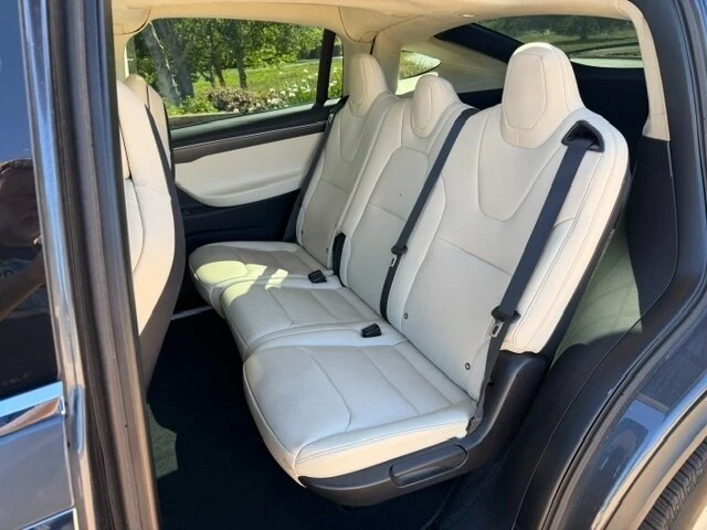2017 Tesla Model X - Image 9 of 12