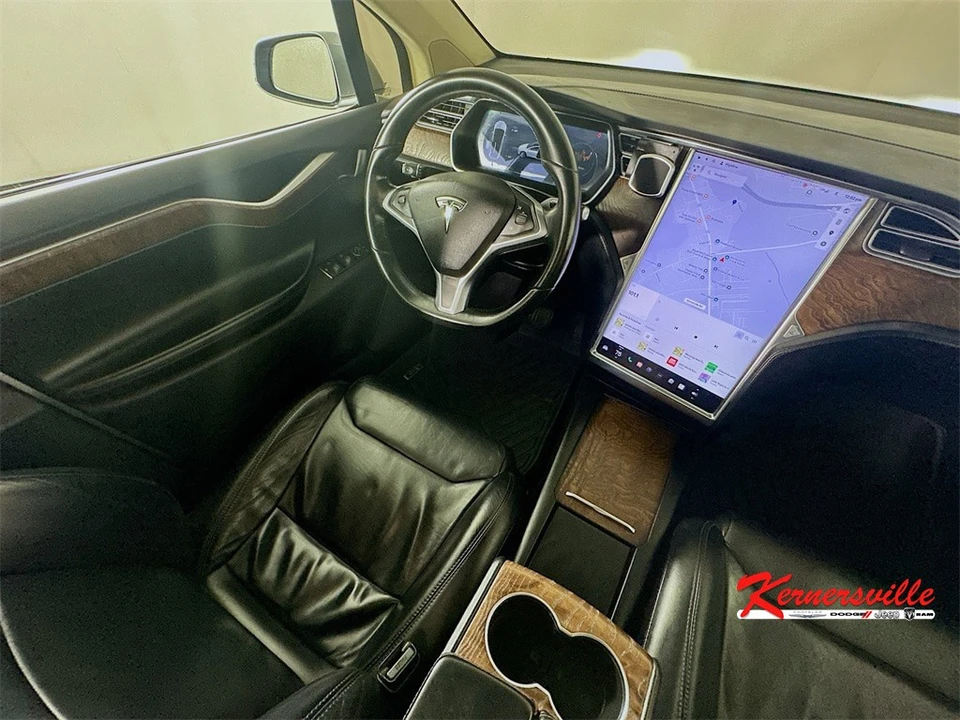 2017 Tesla Model X - Image 9 of 12